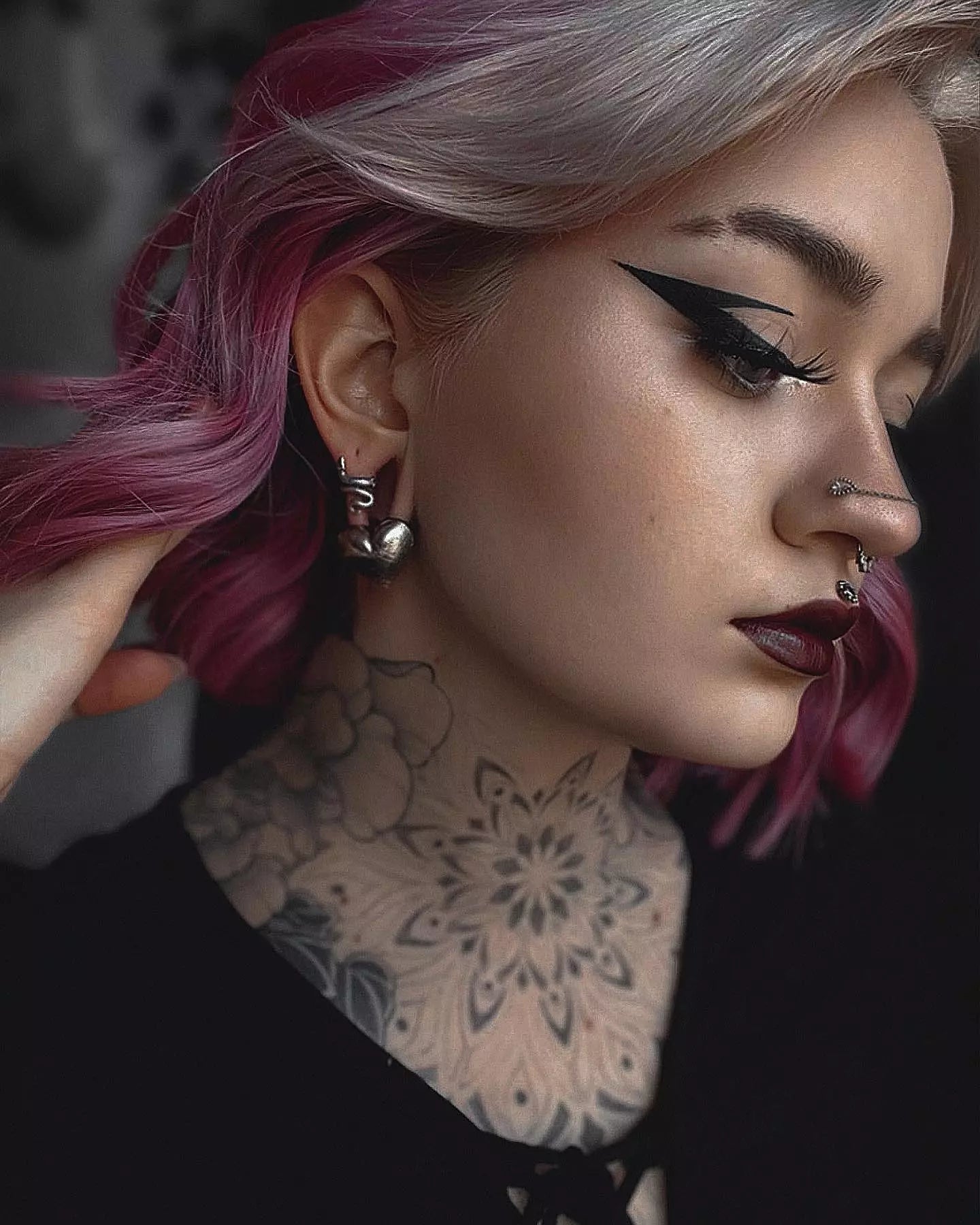 Cuff Lobe Snake en acero inoxidable 316L con diseño de serpiente, ideal para expansiones desde 6mm. Disponible en plateado.